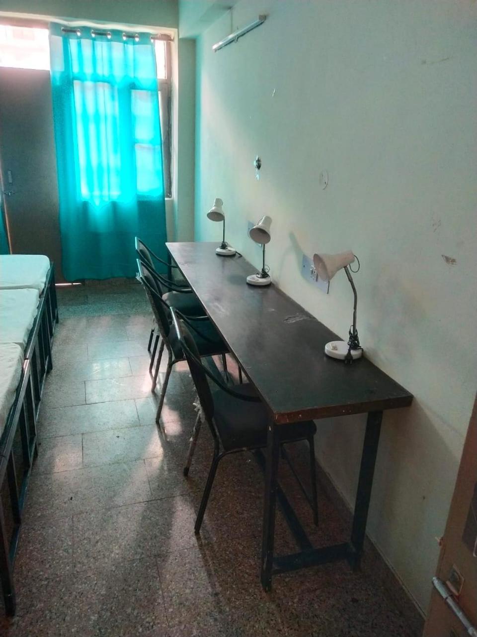 Abuzz Oxfordcaps Chanakya Hostel Solan Екстер'єр фото