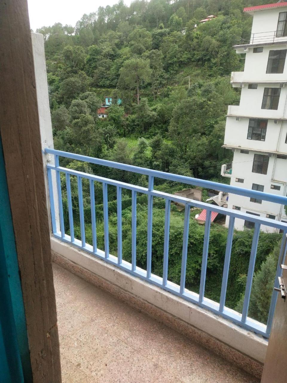 Abuzz Oxfordcaps Chanakya Hostel Solan Екстер'єр фото