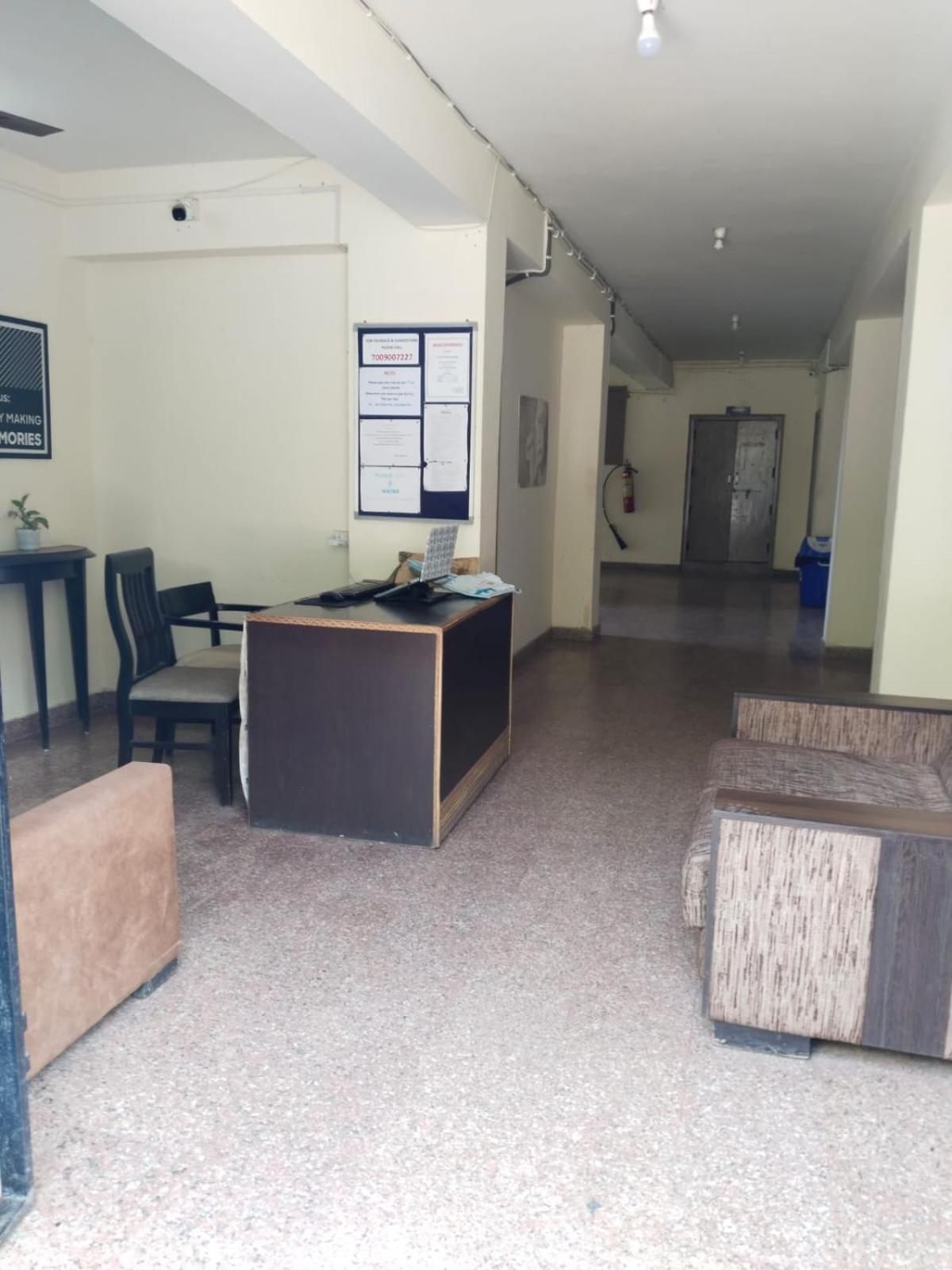 Abuzz Oxfordcaps Chanakya Hostel Solan Екстер'єр фото